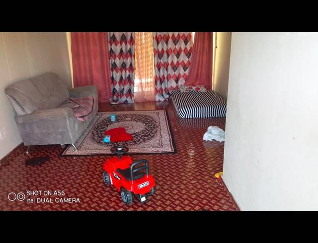 1.5 BEDROOM FLAT FOR SALE IN PRETORIA WEST